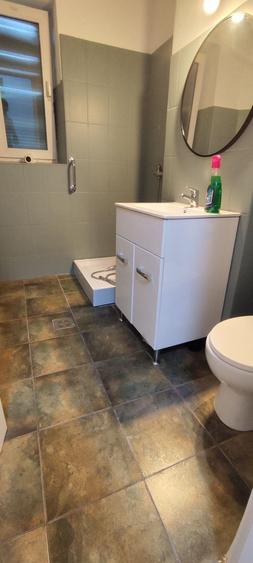 Apartament cu 3 camere decomandat în Exterior Vest