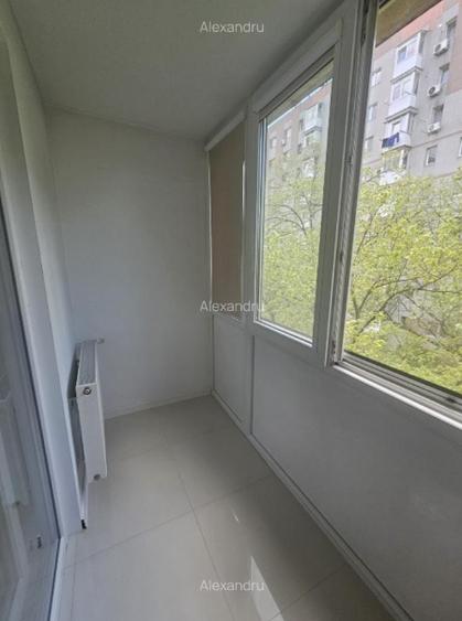 Apartament cu 4 camere decomandat în Drumul Taberei