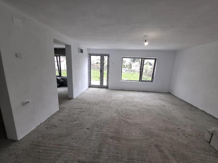 Casă cu 3 camere cu Teren 660 Mp în Tătărani
