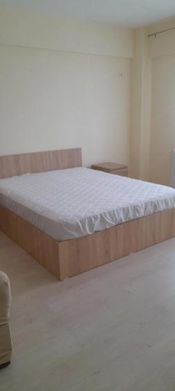 inchiriez apartament cu 3 camere - 15