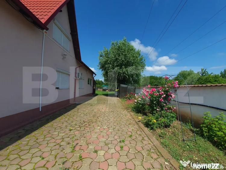 Casă cu 5 camere cu Teren 2022 Mp în Valea