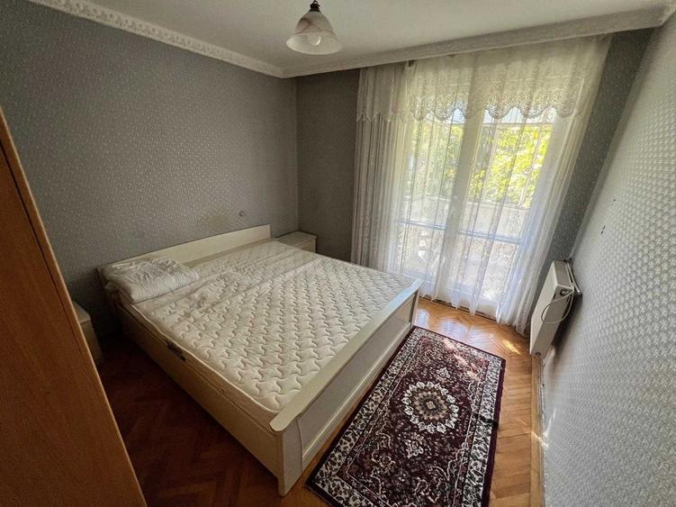 Apartament cu 3 camere semidecomandat în Titan