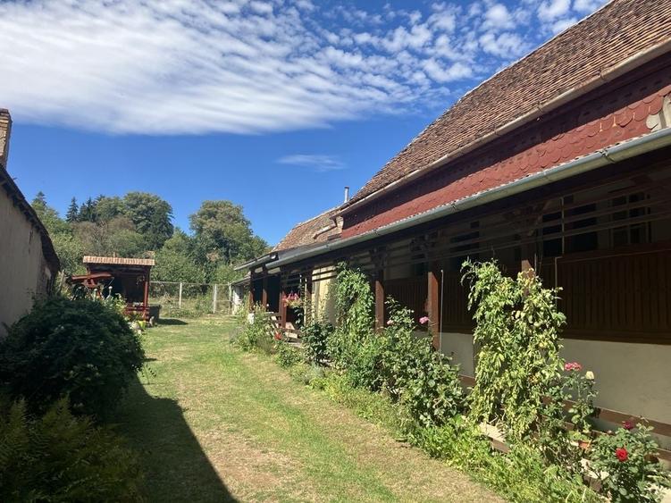 Casă cu 3 camere în Jidvei