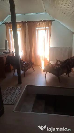 Casă cu 5 camere în Băiceni