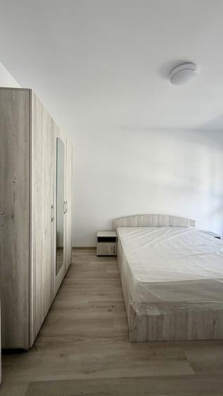 Apartament cu 3 camere semidecomandat în Florești
