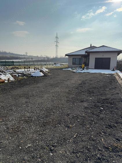 Casă cu 4 camere în Central