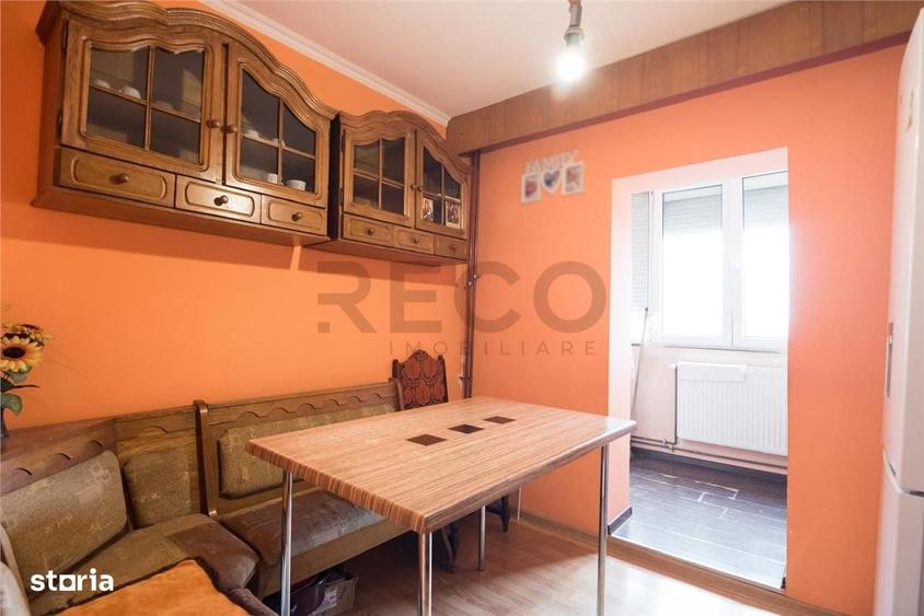 Apartament cu 3 camere decomandat în Salca