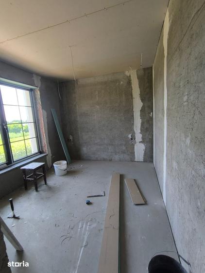 Casă cu 4 camere cu Teren 375 Mp în Valea Ursului