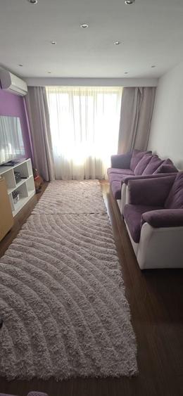 Apartament cu 3 camere decomandat în Pantelimon