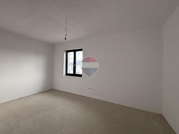 Casă cu 4 camere cu Teren 150 Mp în Șelimbăr