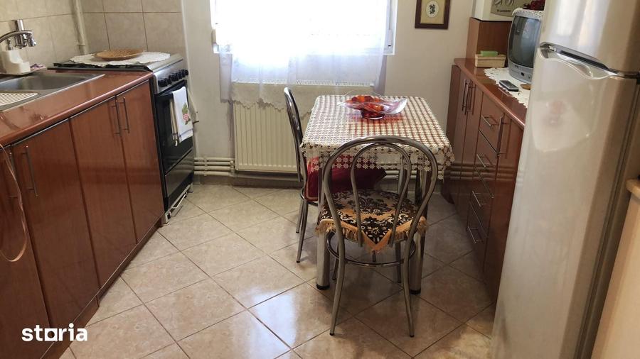 Apartament cu 2 camere decomandat în Mărăței