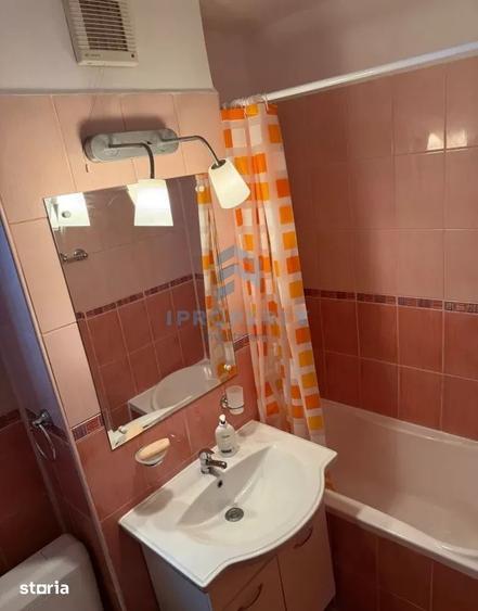 Garsonieră decomandată în Decebal