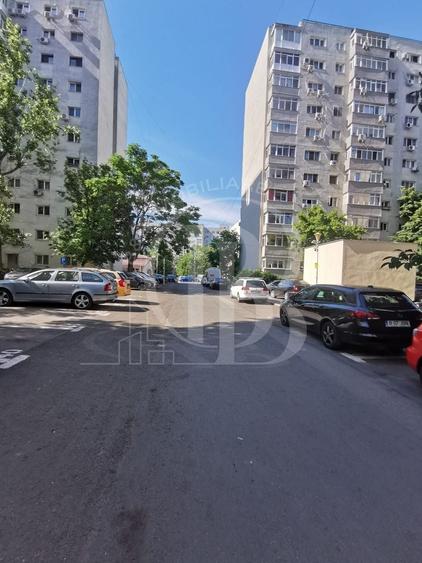 Apartament cu 2 camere decomandat, mobilat în Titan
