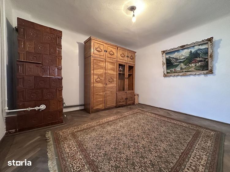 Casă cu 6 camere cu Teren 441 Mp în Central