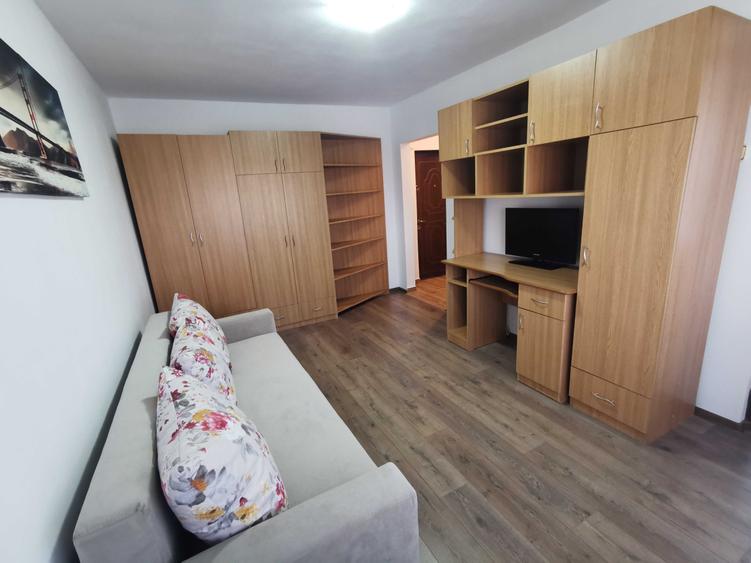 Garsonieră decomandată în Exterior Vest