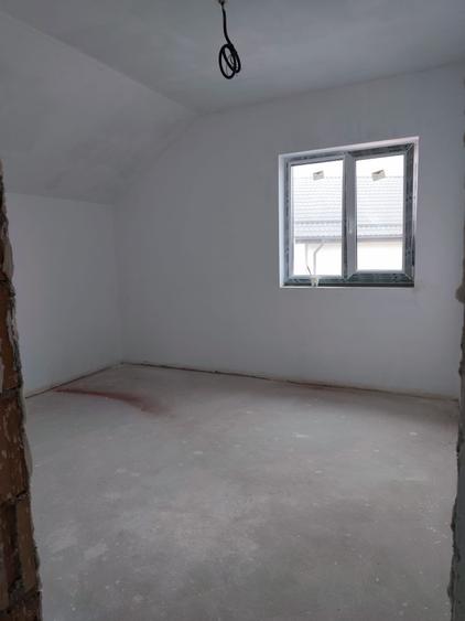 Casă individuală cu 5 camere cu Teren 430 Mp în Săbăreni