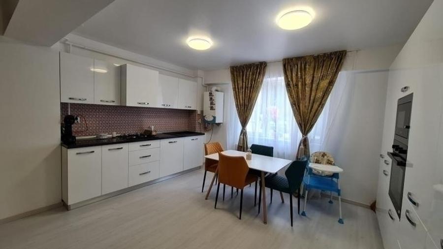 Apartament cu 2 camere decomandat în Tătărași — fotografia 3