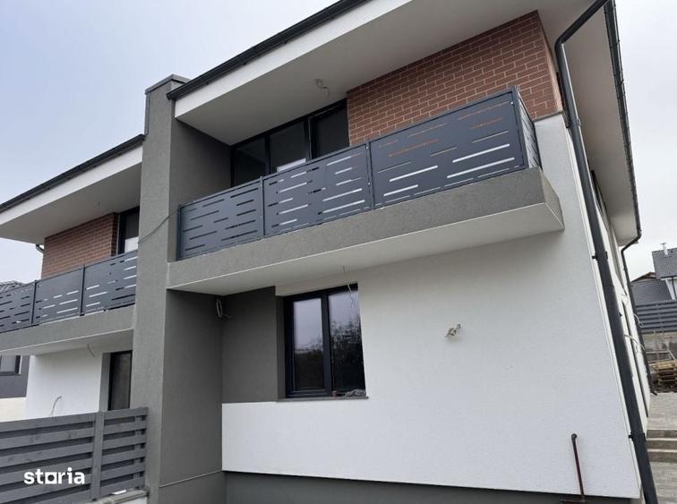 Casă cu 4 camere cu Teren 250 Mp în Dezmir