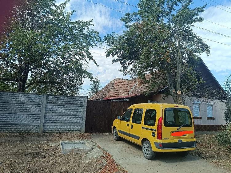 Casă cu Teren 1452 Mp în Mailat