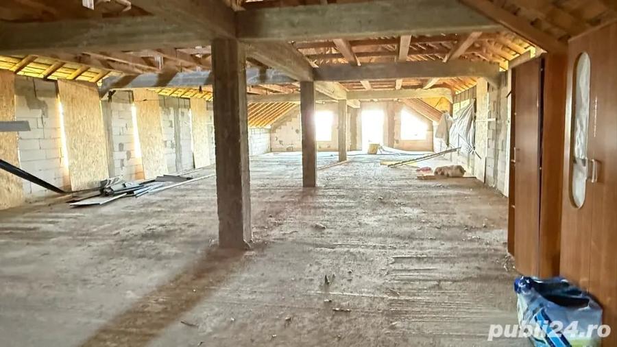 Casă cu 6 camere cu Teren 1628 Mp în Bungetu