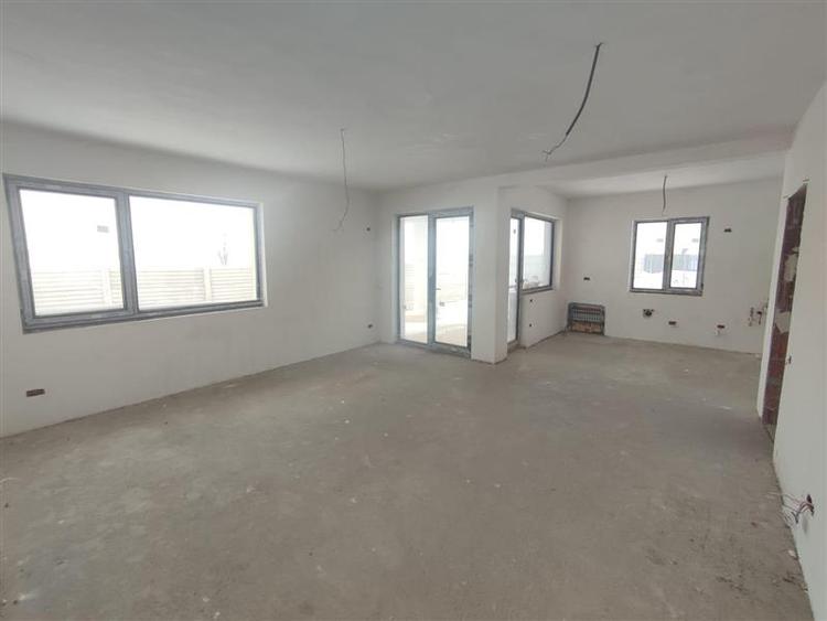 Casă cu 4 camere cu Teren 528 Mp în Tamași