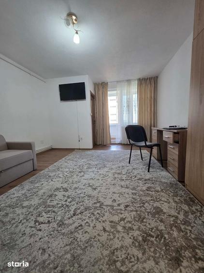 Garsoniera renovata,Tractorul ,libera la vanzare! - 1