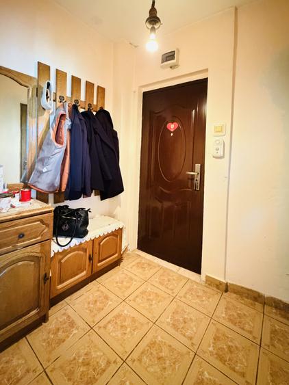 Apartament cu 2 camere semidecomandat, mobilat în Bălcescu