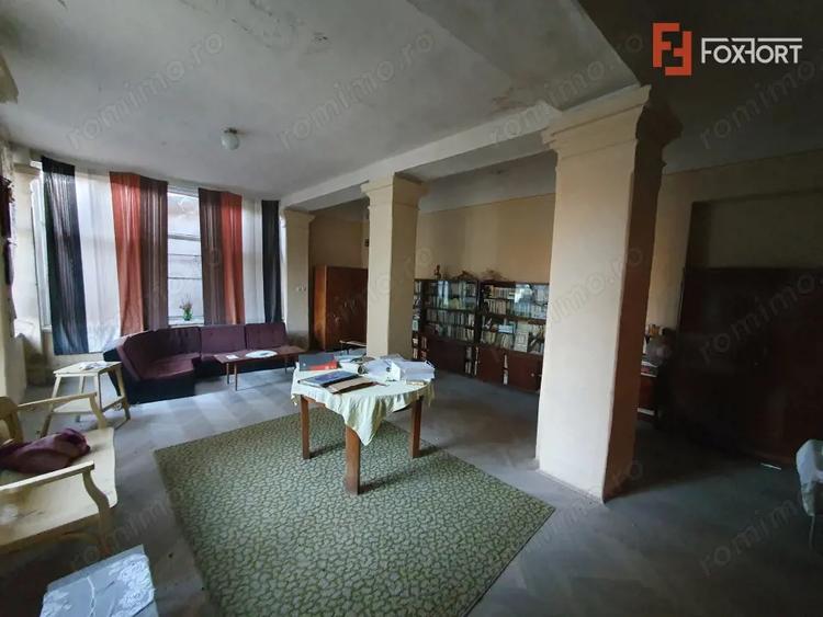 Apartament cu 5 camere nedecomandat, mobilat în Central