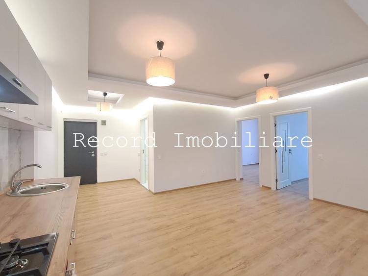 Apartament cu 3 camere semidecomandat în Florești