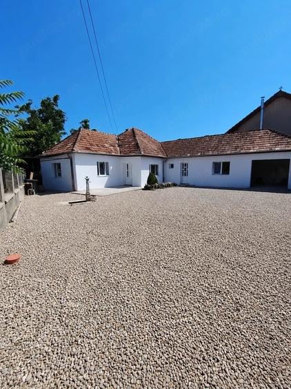 Casă cu Teren 400 Mp în Sânnicoară