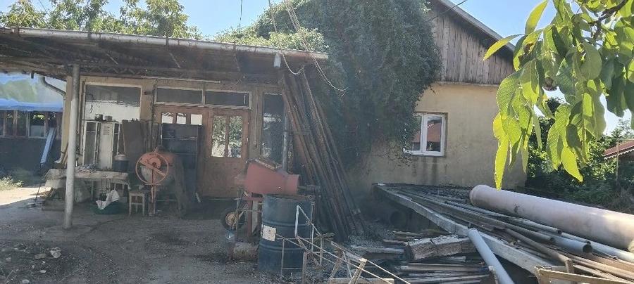 Casă cu Teren 3500 Mp în Copăceni