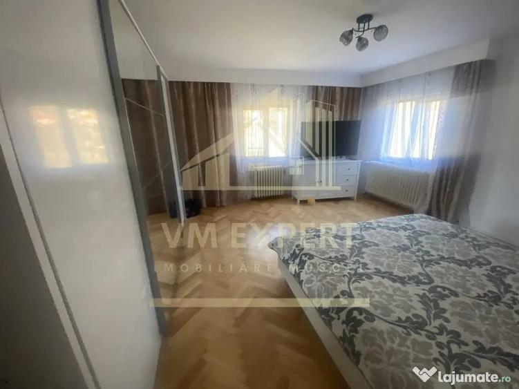 Casă cu 5 camere cu Teren 2078 Mp în Câmpulung Muscel