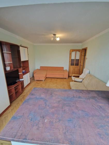 Garsonieră decomandată în Podgoria