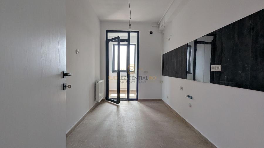 Apartament cu 3 camere semidecomandat în Berceni
