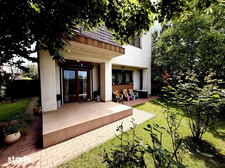 Casă cu 4 camere cu Teren 330 Mp în Glina