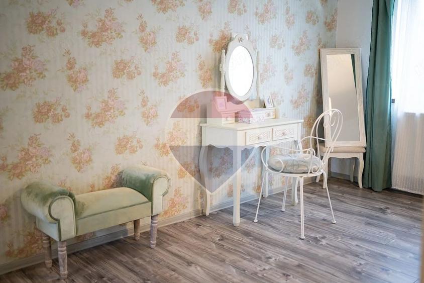 Casă cu Teren 3980 Mp în Dumbrăveni