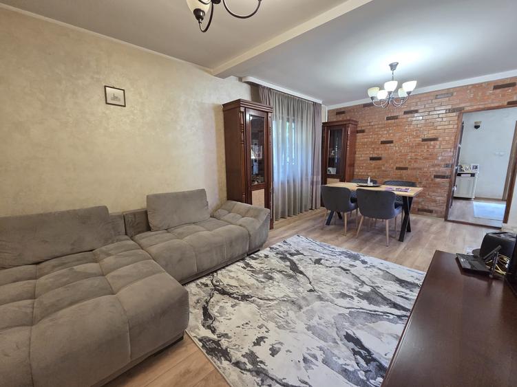 Casă individuală cu 4 camere cu Canalizare în Exterior Nord