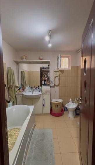 Casă cu 3 camere în Central