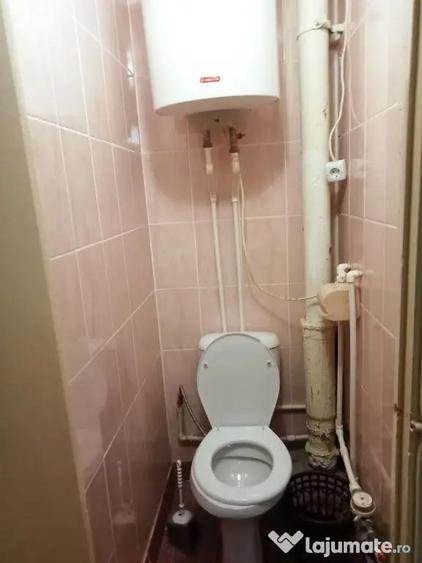 Garsonieră decomandată în Titan