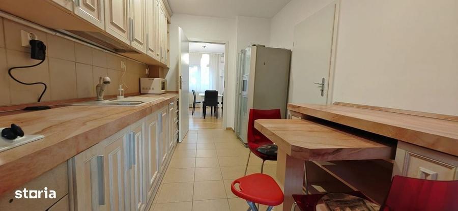Casă cu 4 camere în Central