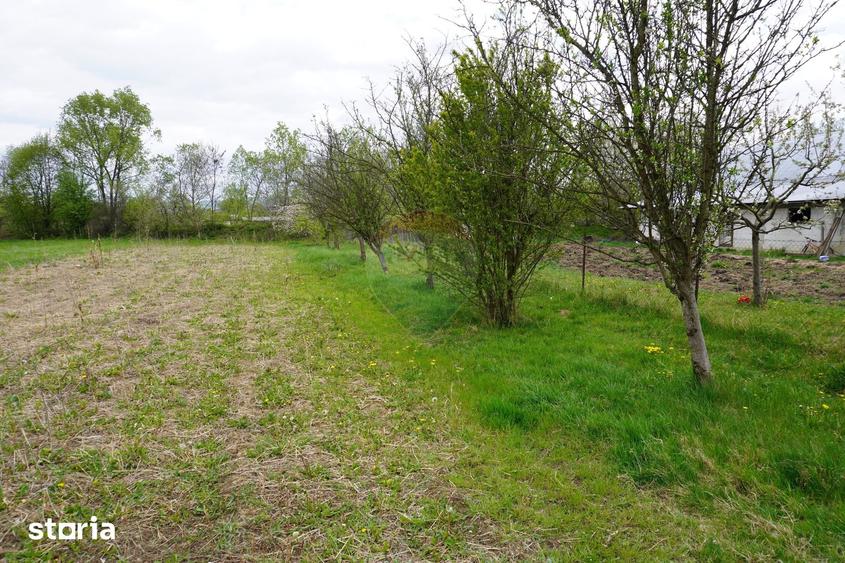 Teren de 2216 mp, în Sarasău