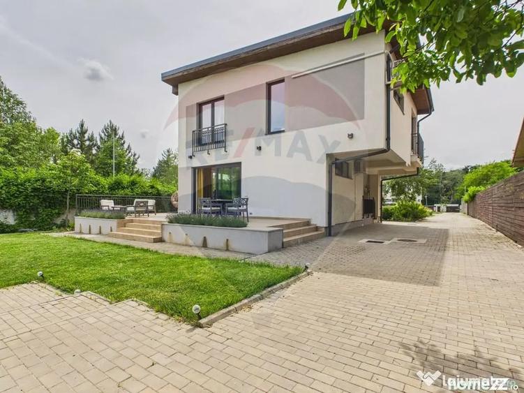 Casă cu 4 camere cu Teren 1000 Mp în Central