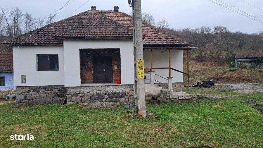 Casă cu 4 camere cu Teren 140 Mp în Central