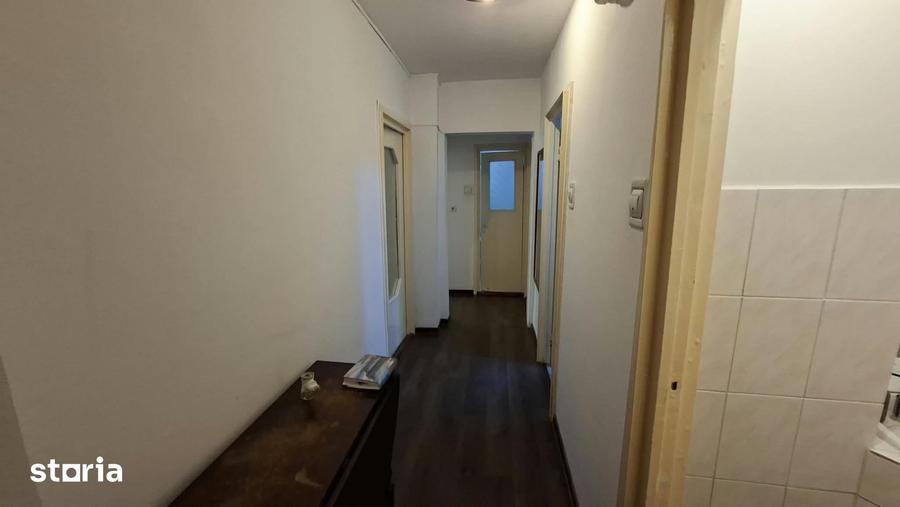 Apartament cu 3 camere în 7 Noiembrie
