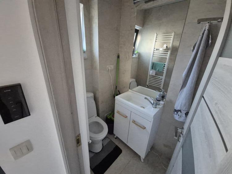 Duplex cu 5 camere cu Teren 159 Mp în Florești