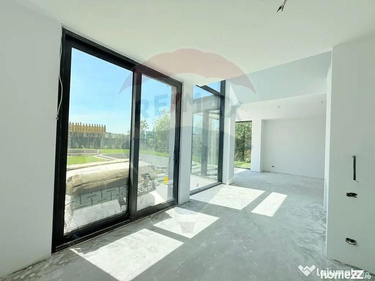Casă cu 5 camere cu Teren 753 Mp în Balotești