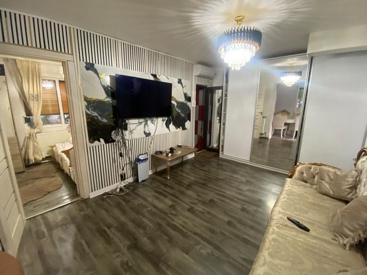Apartament cu 3 camere semidecomandat în Central