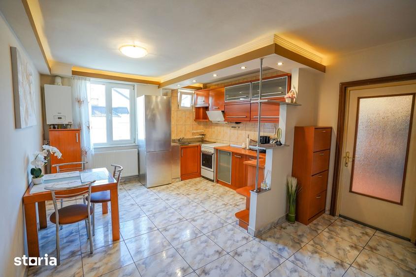 Apartament cu 3 camere, mobilat în Precista