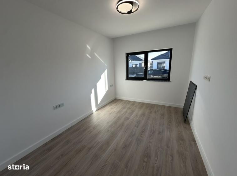 Casă cu 4 camere cu Teren 300 Mp în Odoreu