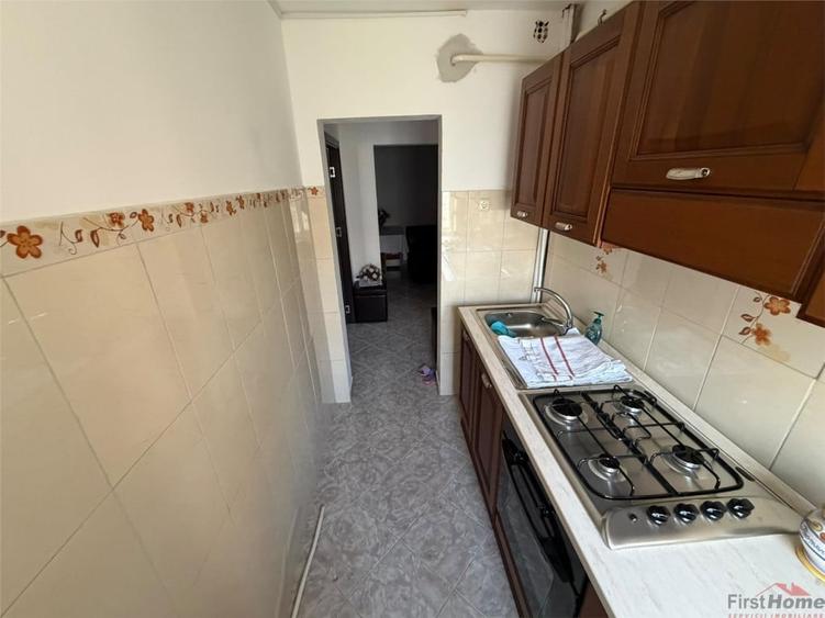 Apartament cu 3 camere decomandat în Sud